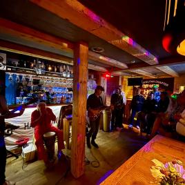 0a933084-52bd-4231-96ce-d95db35374e2