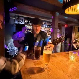 d6b8b2b2-8ef6-4aac-9d76-261145441d35