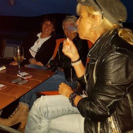 39320636_2085318791543034_6739636979798900736_n