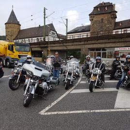 39467613_1937758292947300_822711937715404800_n