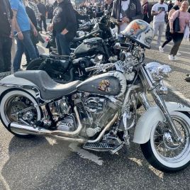 01525e71-83e3-40a7-b59d-0afc55f0f099