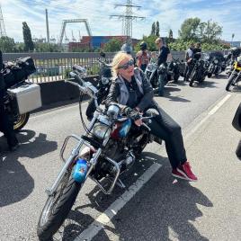 1c369f2b-771b-4ef7-8b95-b09b20ccf0ba