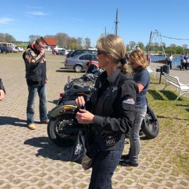 b6c1b49a-e986-4c88-950e-d36f22af2738