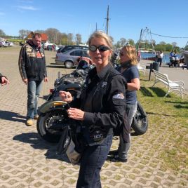 f732ab2e-00bb-41a2-9a6e-237585f83464